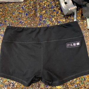 Like new all black fleos